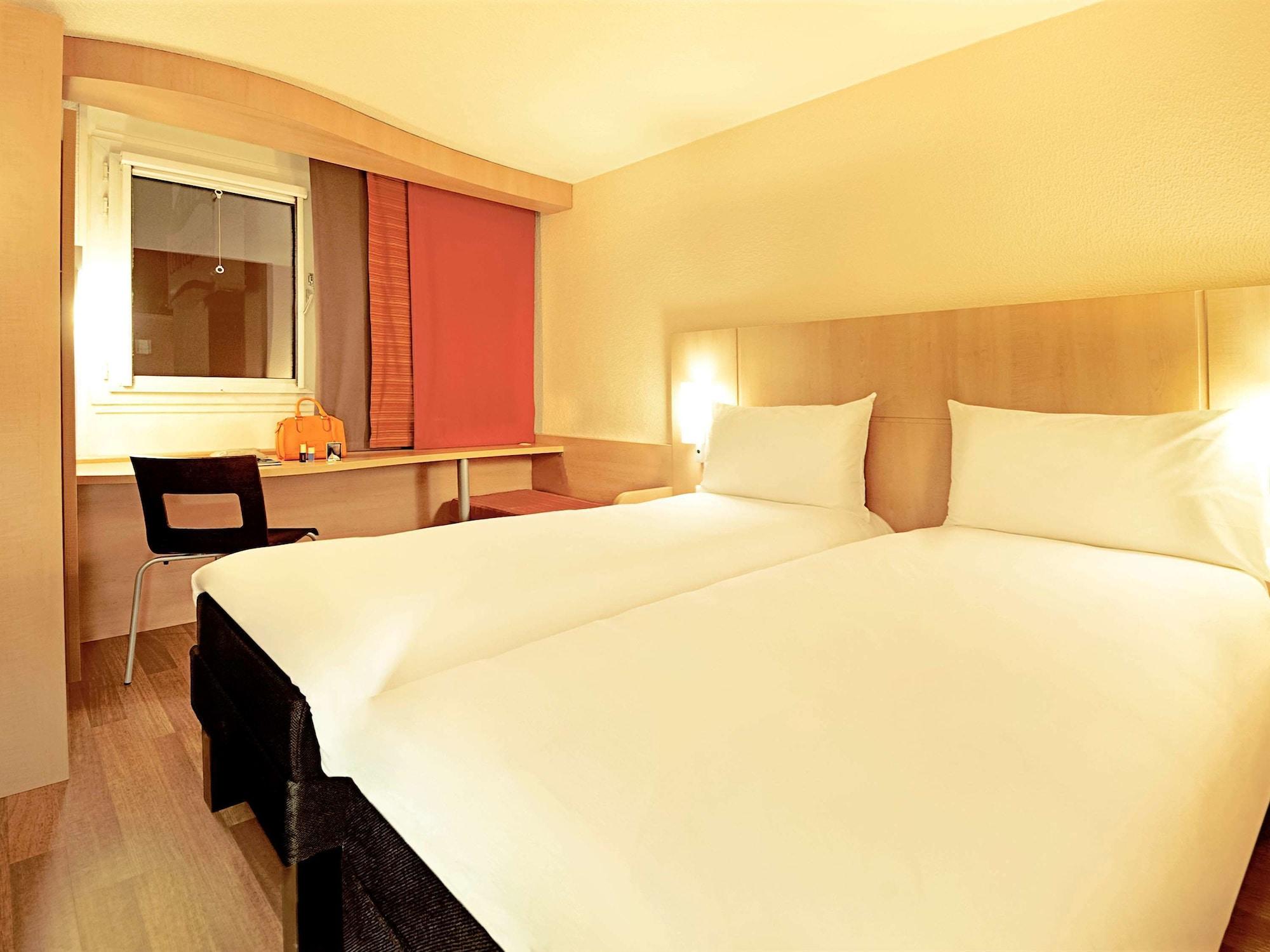 Готель Ibis Poitiers Sud Екстер'єр фото