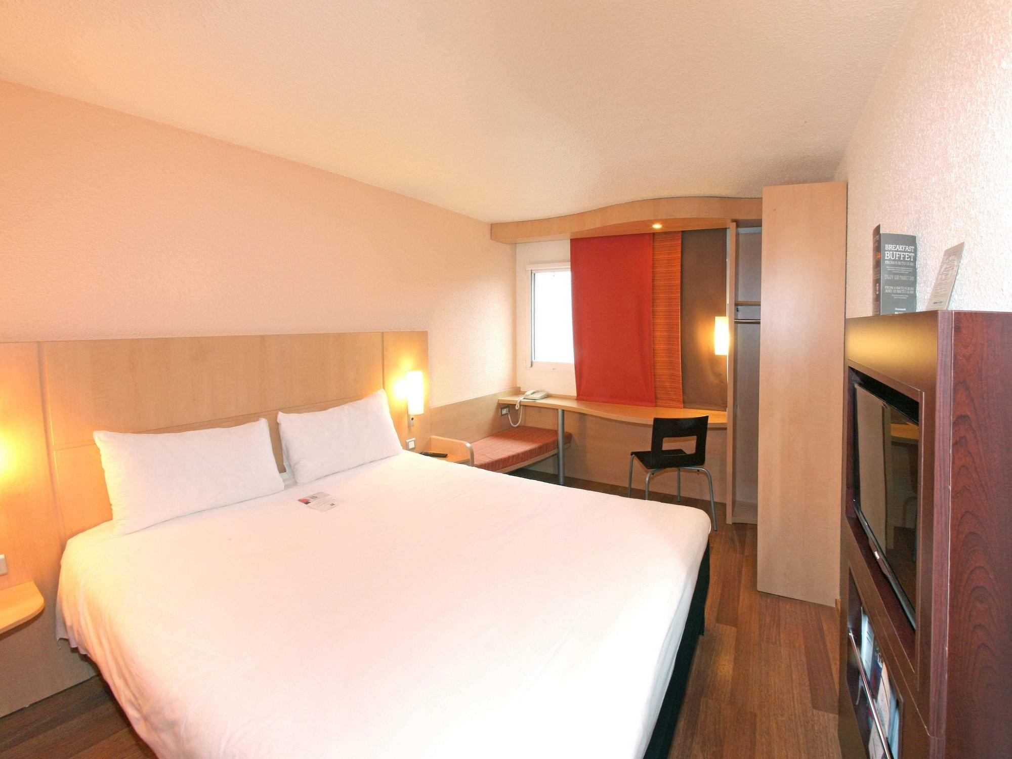 Готель Ibis Poitiers Sud Екстер'єр фото