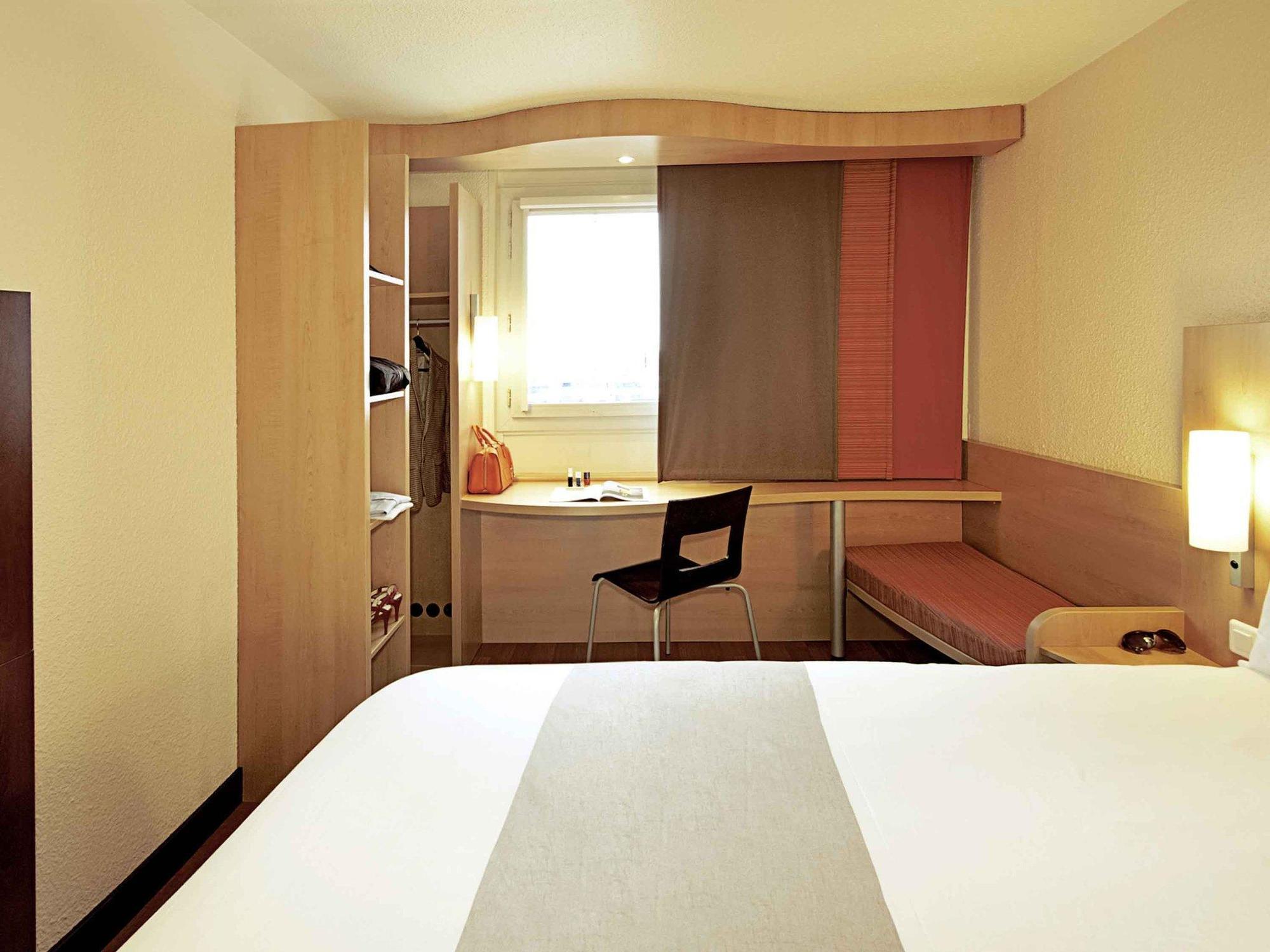 Готель Ibis Poitiers Sud Екстер'єр фото